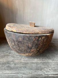 Unieke houten bak met deksel M nr.3