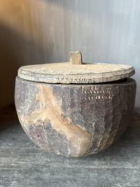 Unieke houten bak met deksel M nr.1