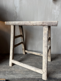 Uniek houten krukje recht nr.4
