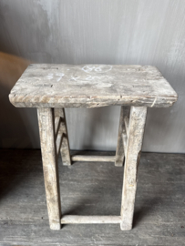 Uniek houten krukje recht nr.1