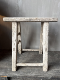 Uniek houten krukje recht nr.3