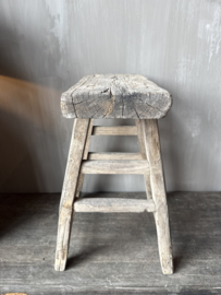 Uniek houten krukje recht nr.2