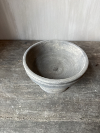 Houten schaal op voet Mawar