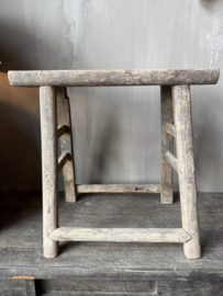 Uniek houten krukje recht nr.4