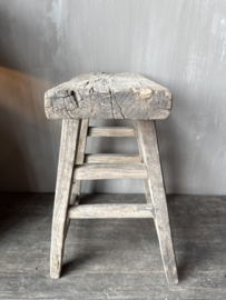 Uniek houten krukje recht nr.2