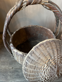 Rieten mand met deksel