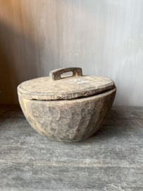 Unieke houten bak met deksel M nr.4