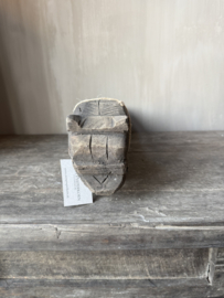 Aura Peeperkorn wooden horse nr.1