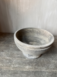 Houten schaal op voet Lestari