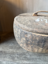 Unieke houten bak met deksel M r.6