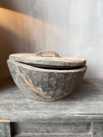 Unieke houten bak met deksel L nr.1