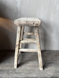 Uniek houten krukje recht nr.1