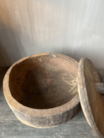 Unieke houten bak met deksel M nr.1