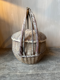 Rieten mand met deksel