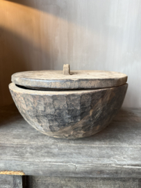 Unieke houten bak met deksel L nr.1