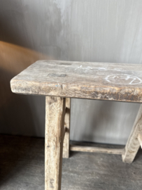 Uniek houten krukje recht nr.3