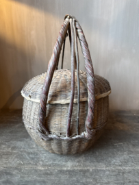 Rieten mand met deksel