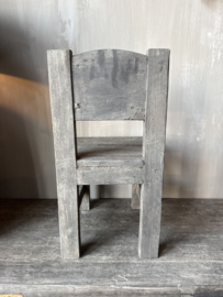 Aura Peeperkorn old farm kinderstoeltje