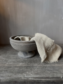 Houten schaal op voet Lestari