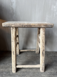 Uniek houten krukje recht nr.3
