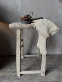 Uniek houten krukje recht nr.1