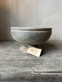 Houten schaal op voet Lestari