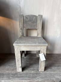 Aura Peeperkorn old farm kinderstoeltje