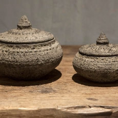 Nepal pottery Jewel m