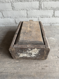 Houten bak met schuif nr.1