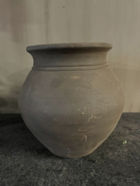 Aura Peeperkorn clay pot fay