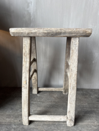 Uniek houten krukje recht nr.1