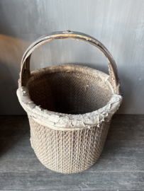 Aura Peeperkorn big bamboo basket