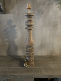 Aura Peeperkorn lamp trapbaluster nr.23