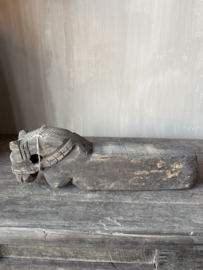 Aura Peeperkorn wooden horse nr.1