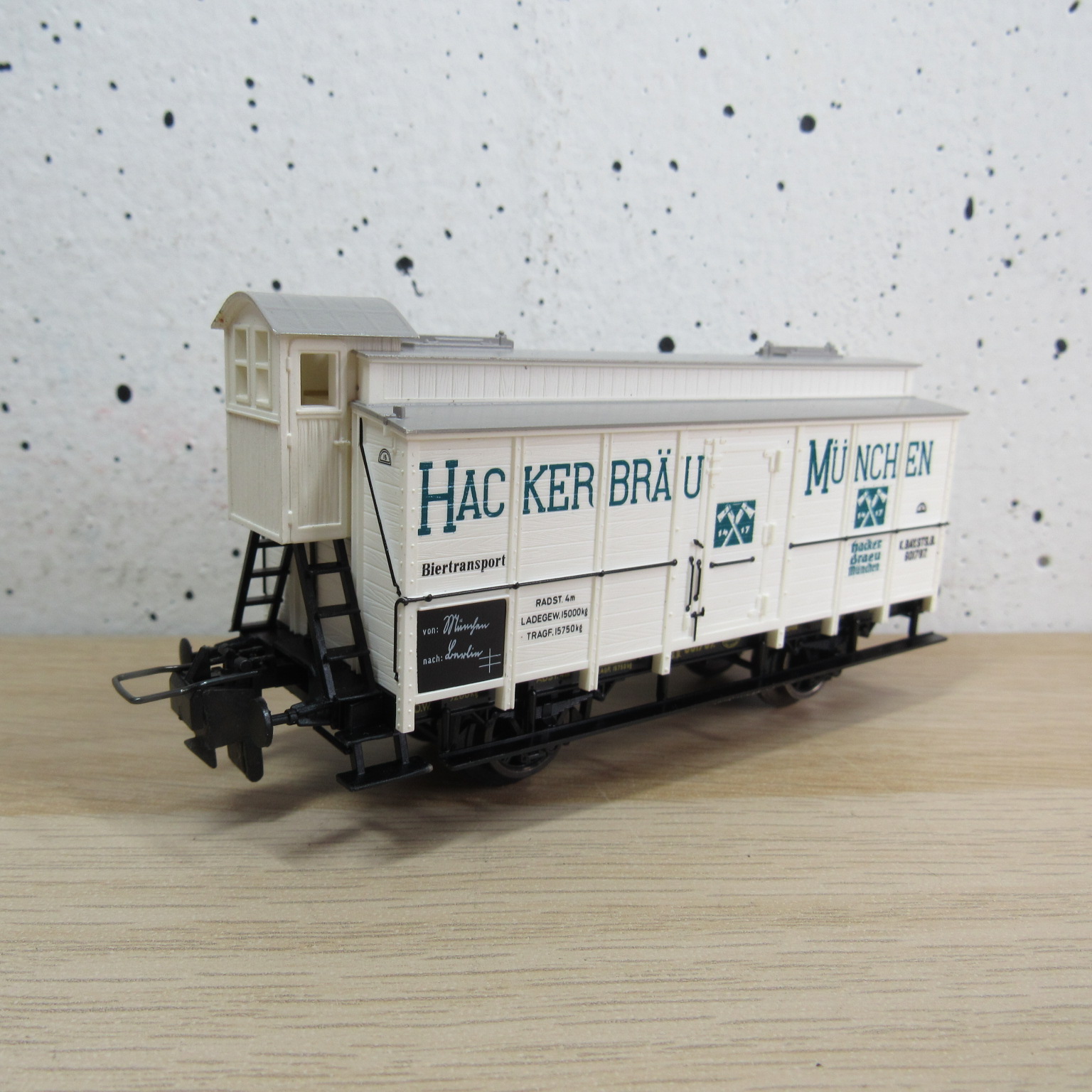 Trix express 53 3418 00 K.Bay.Sts.B gesloten wagen in ovp