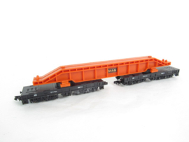 Arnold N 4931 DB Zware lastwagen met brugdelen in ovp