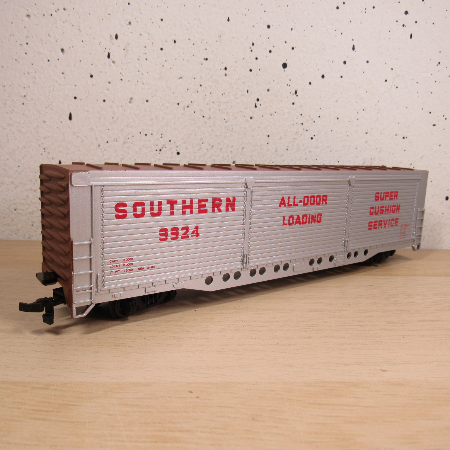 Bachmann 71100 USA ALL Door boxcar in ovp