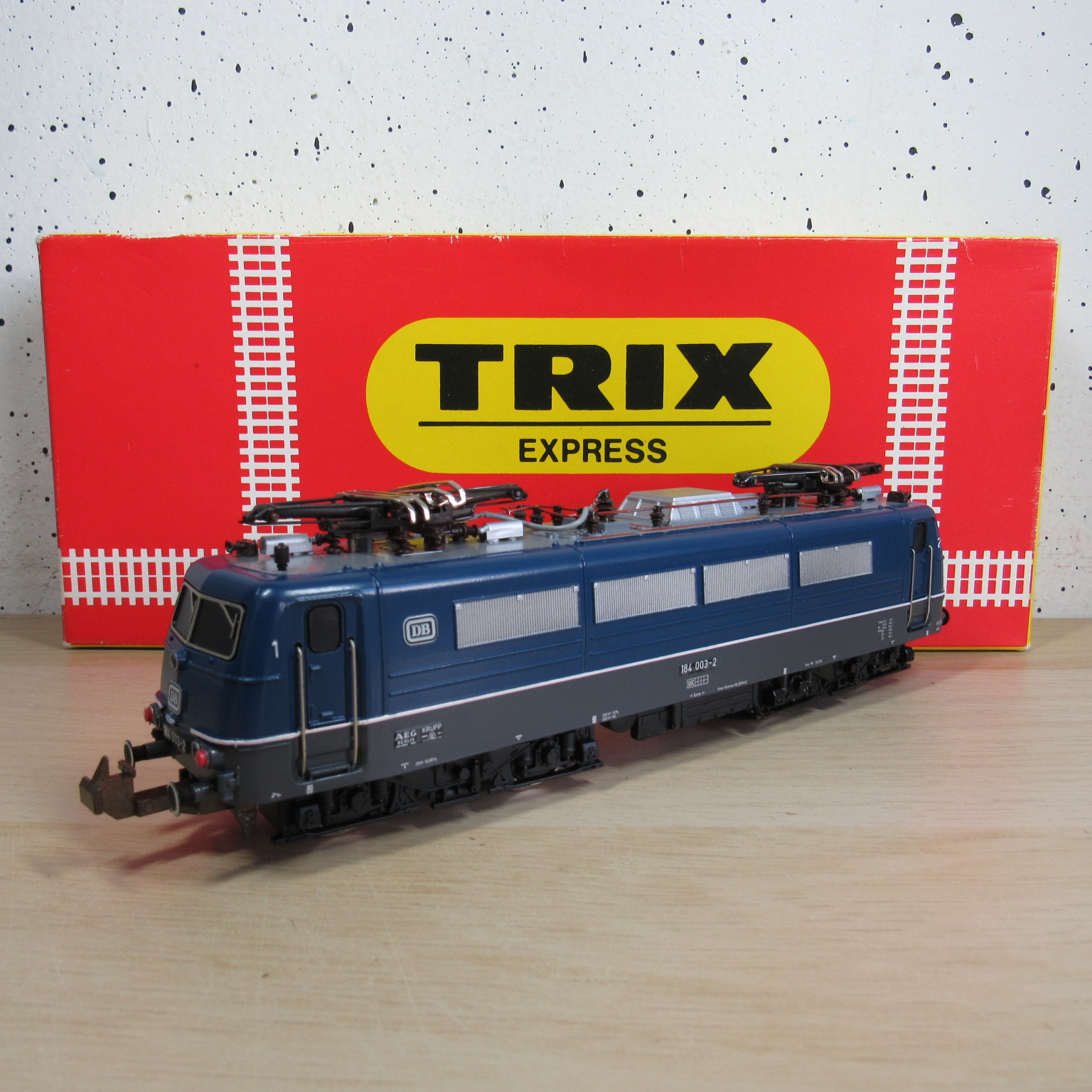 Trix express 53 2247 00 DB E184 electrische locomotief (analoog) in ovp