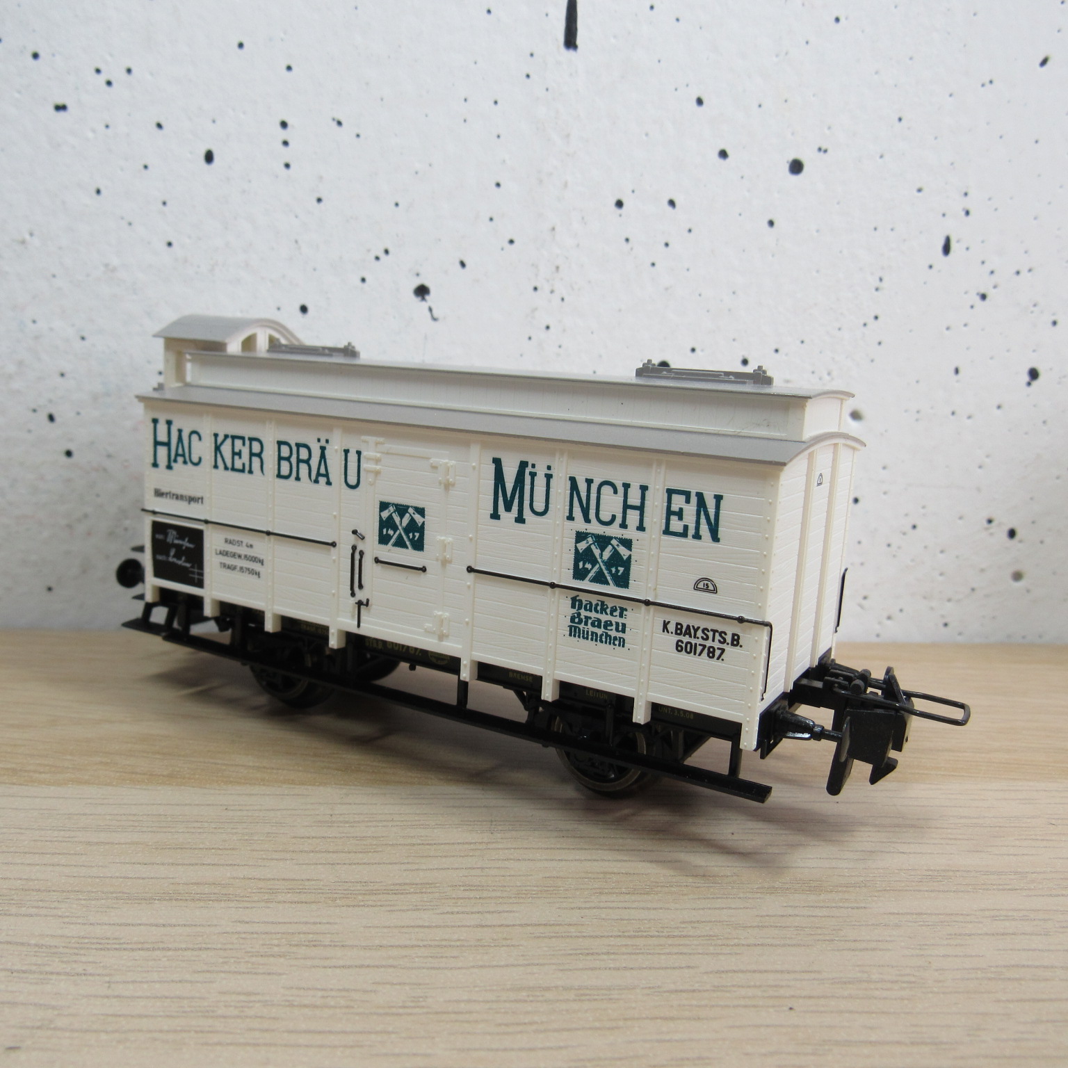 Trix express 53 3418 00 K.Bay.Sts.B gesloten wagen in ovp