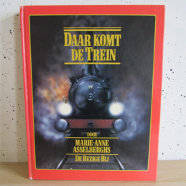 Boek Daar komt de trein