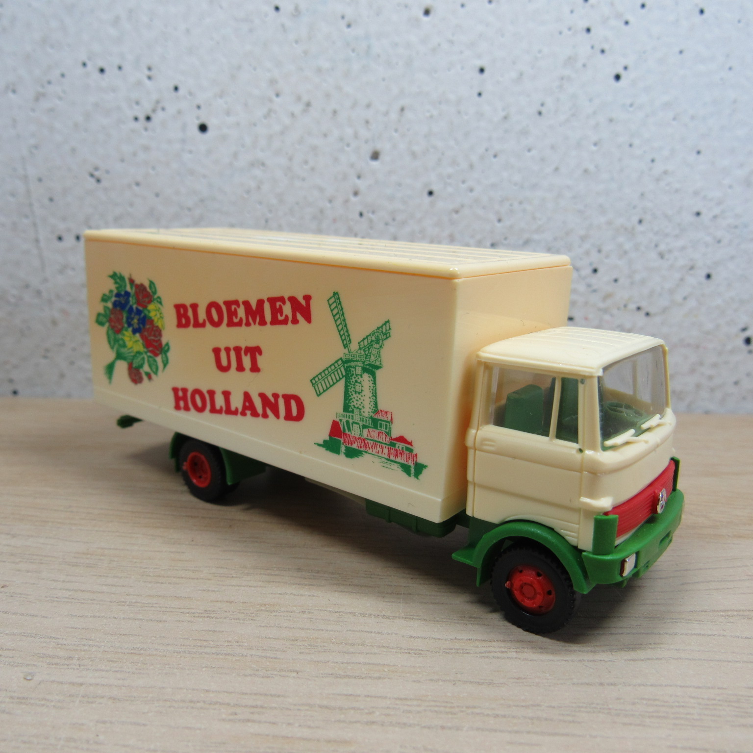 Praliné Mercedes Bloemen uit Holland vrachtwagen zonder ovp