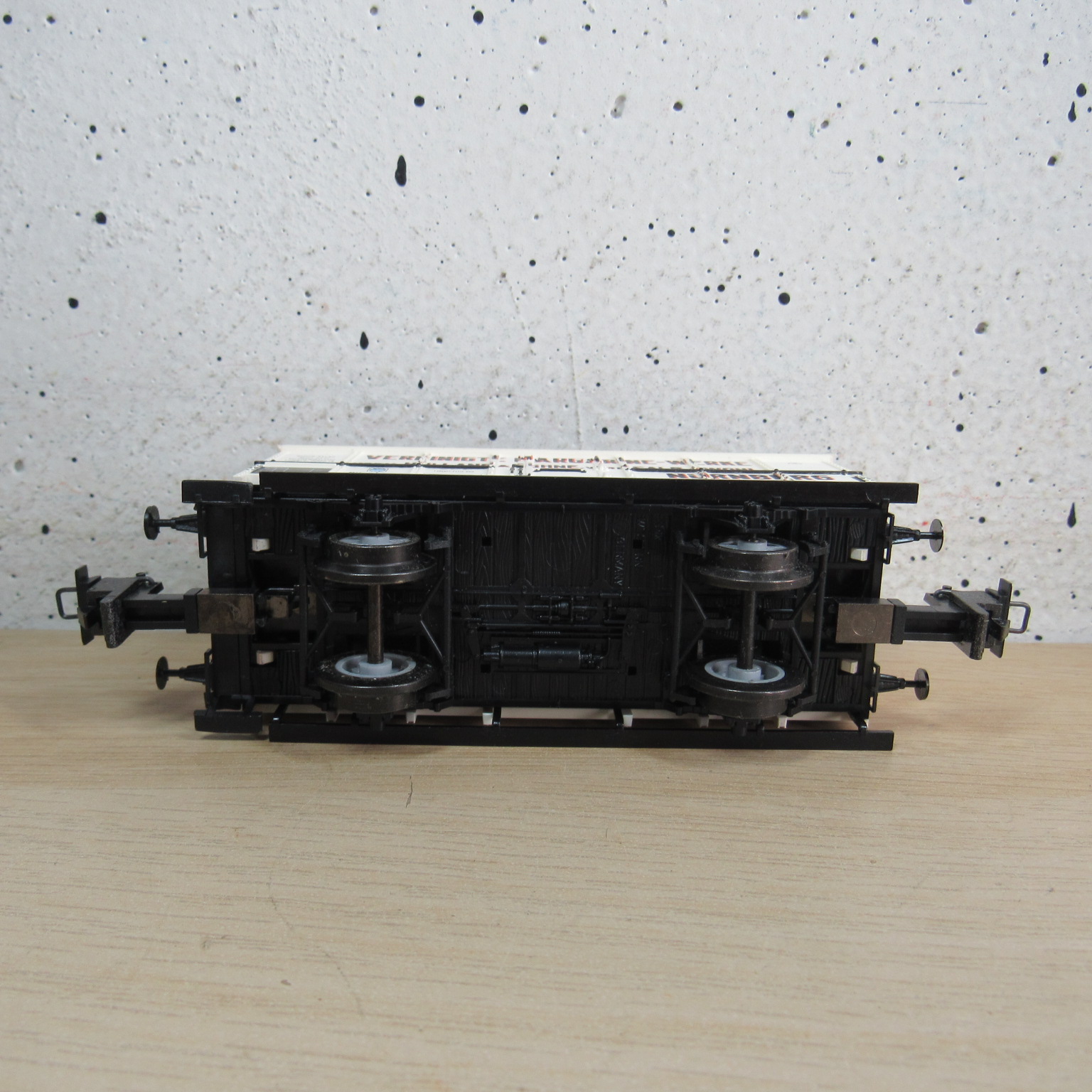 Trix express 33828 K DR gesloten wagen in ovp