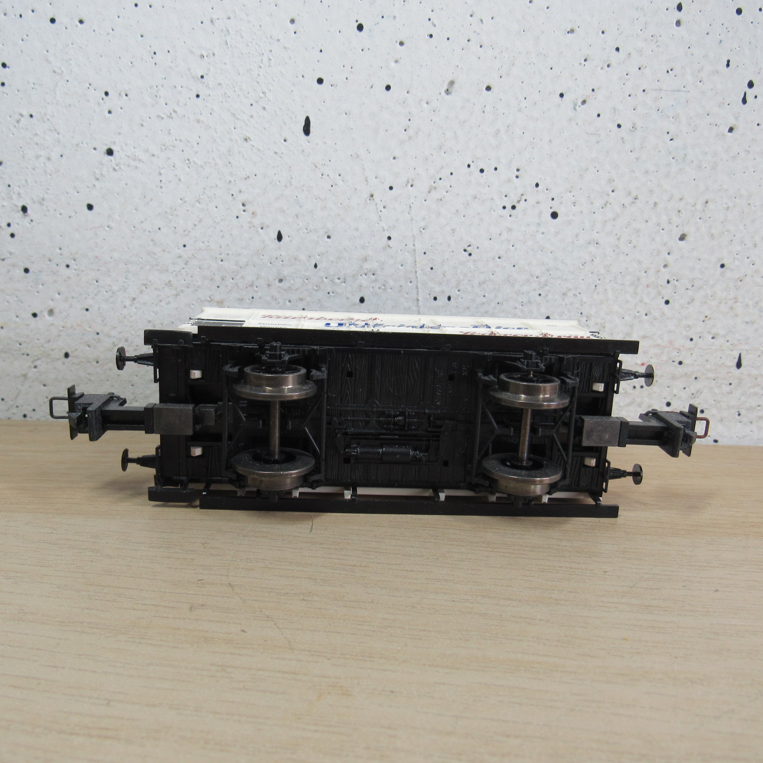 Trix express 33523 DR gesloten wagen in ovp