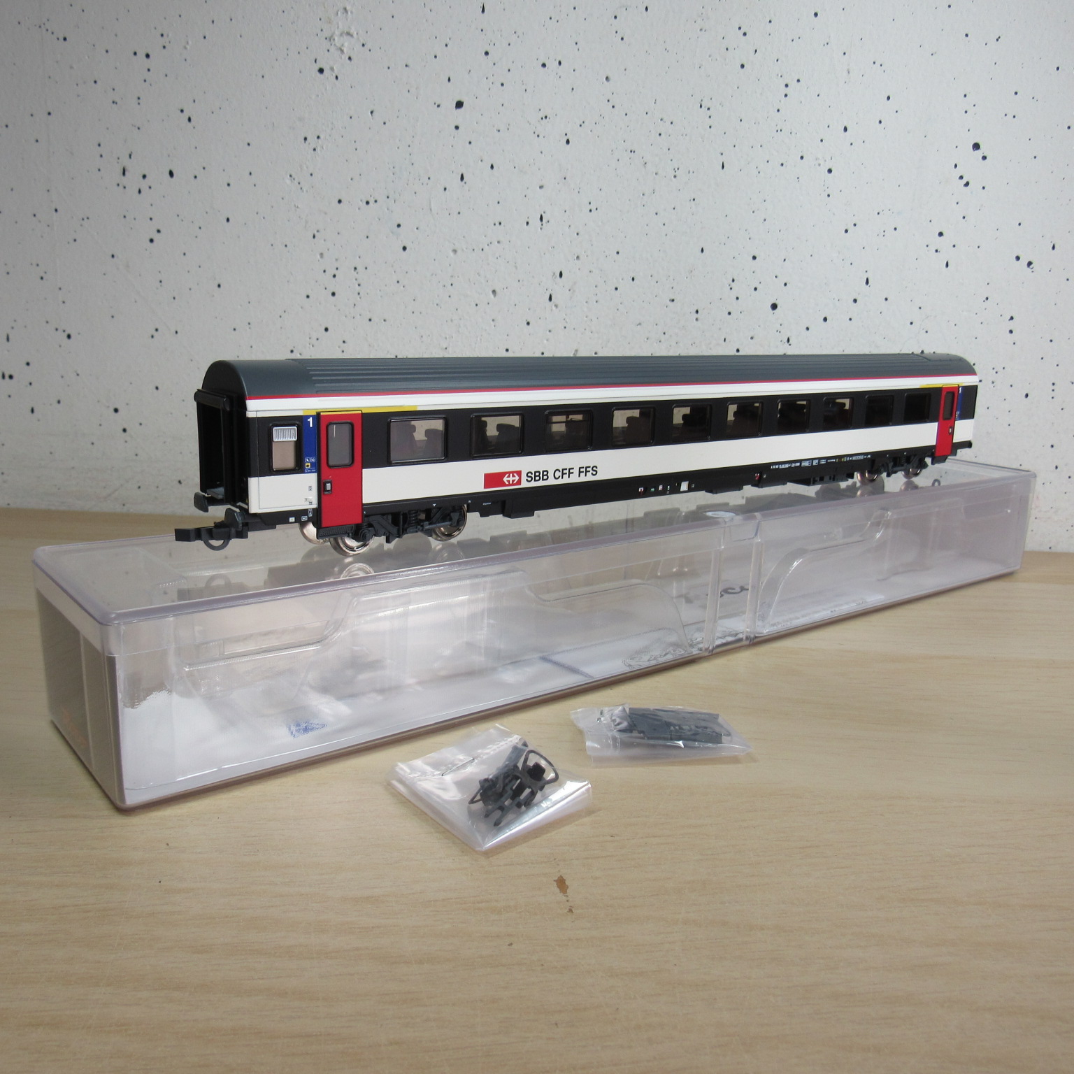 Roco 74475 H0 - Personenrijtuig 1e klas, SBB