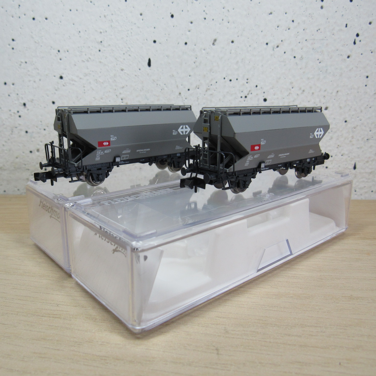 Fleischmann 831313 - Set van 2: Graansilowagens, SBB