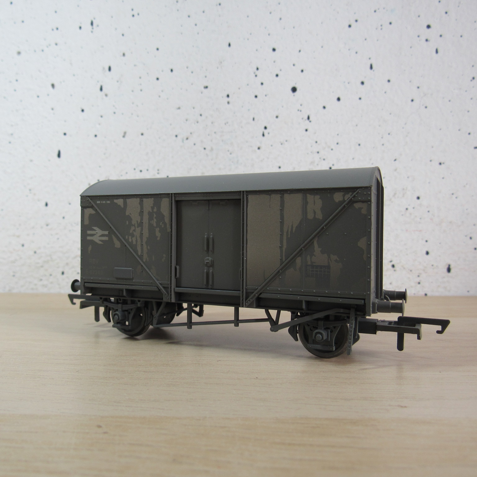 Hornby R6647 12 Ton barrier VAN in ovp