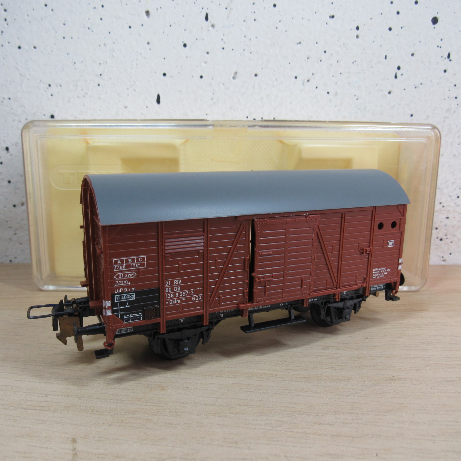 Trix express 53 3488 00 DB gesloten wagen in ovp