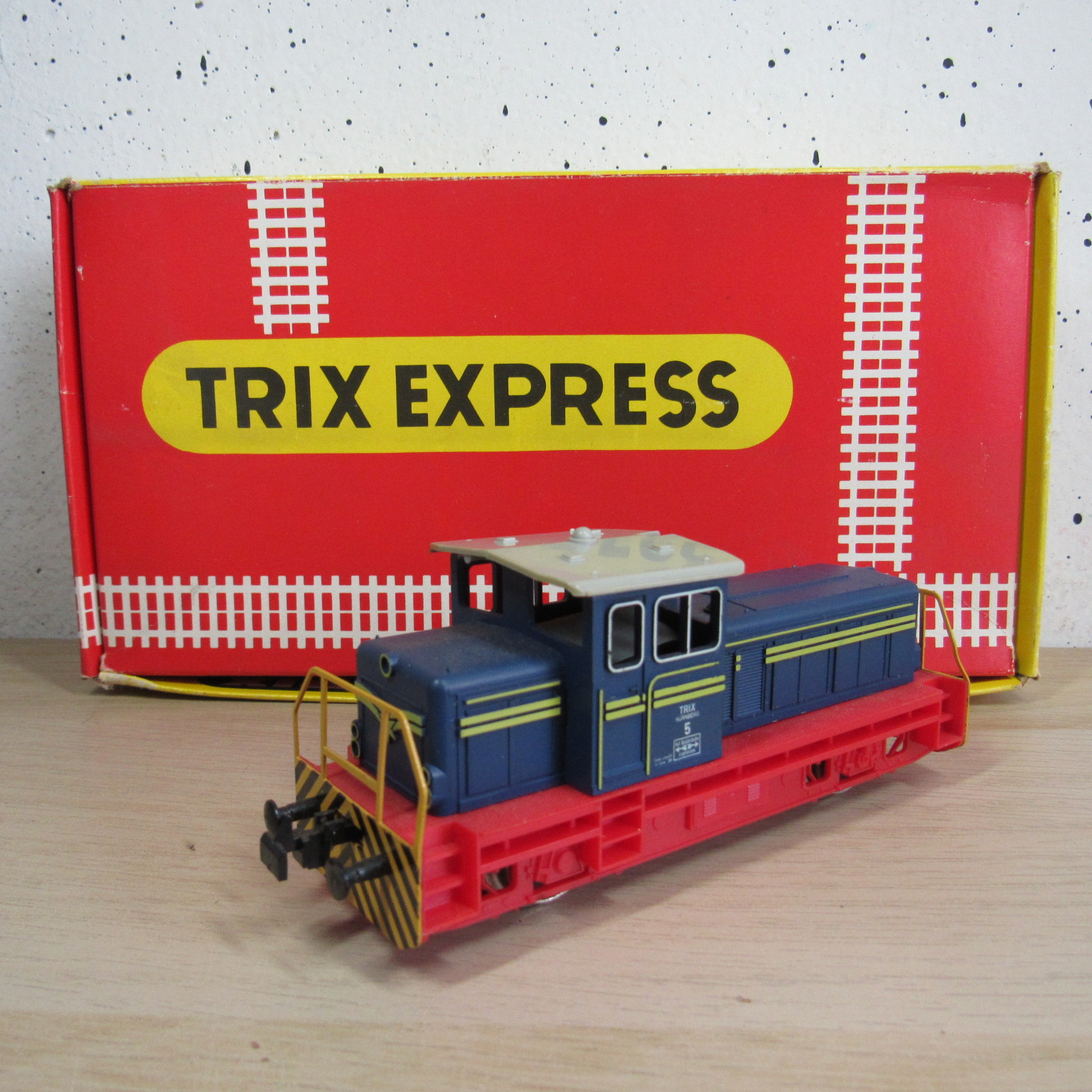 Trix express 53 2258 00 Industrie locomotief (analoog) in ovp