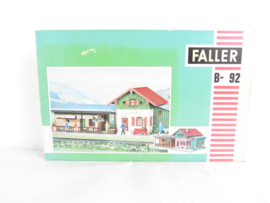 Faller B-92 H0 Station in ovp