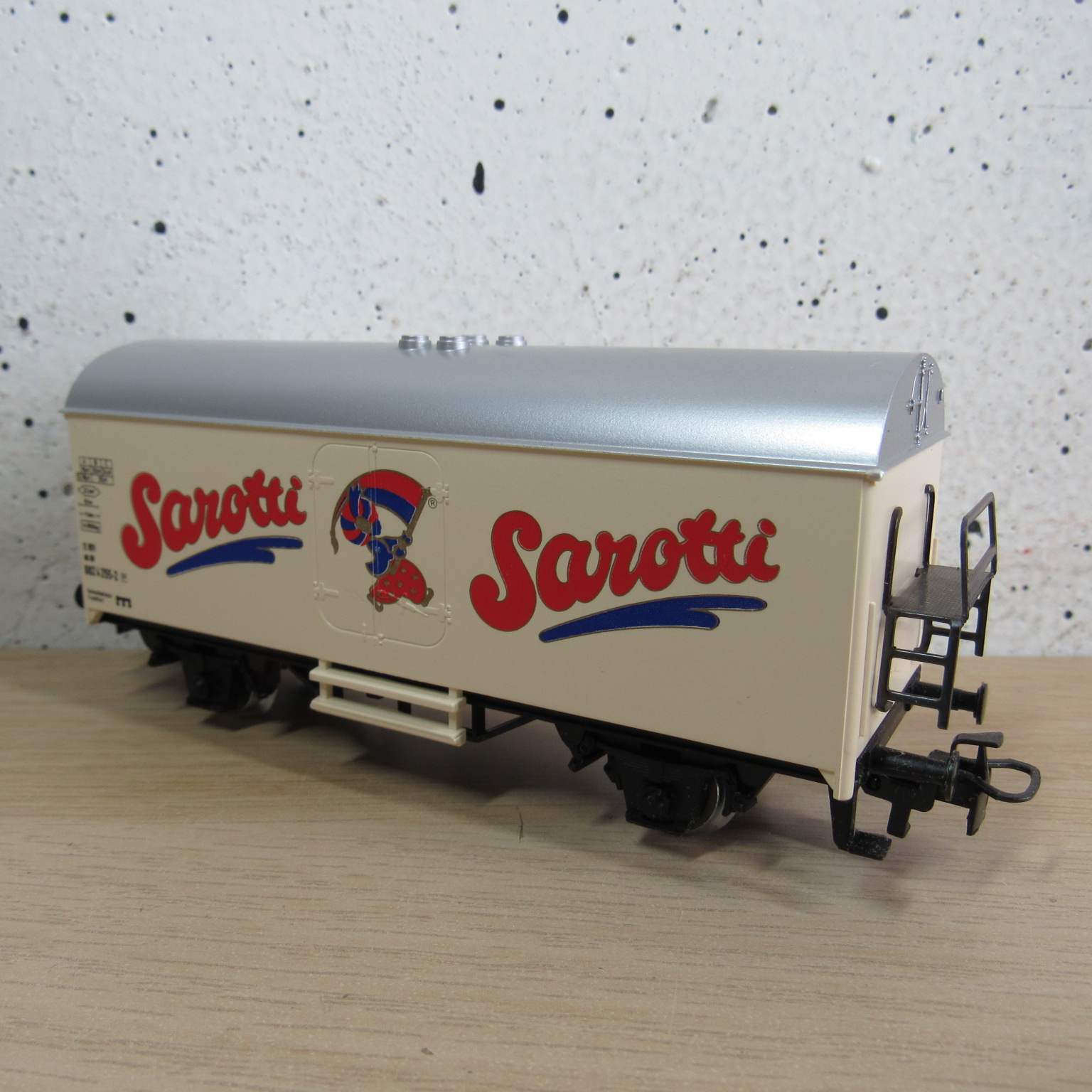 Marklin 4415 DB Gesloten goederenwagen (koel) (Sarotti) in ovp
